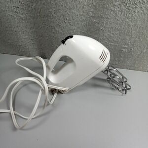 Proctor Silex 5 Speed Hand Mixer White Model 62507 with Bowl Rest and Beaters